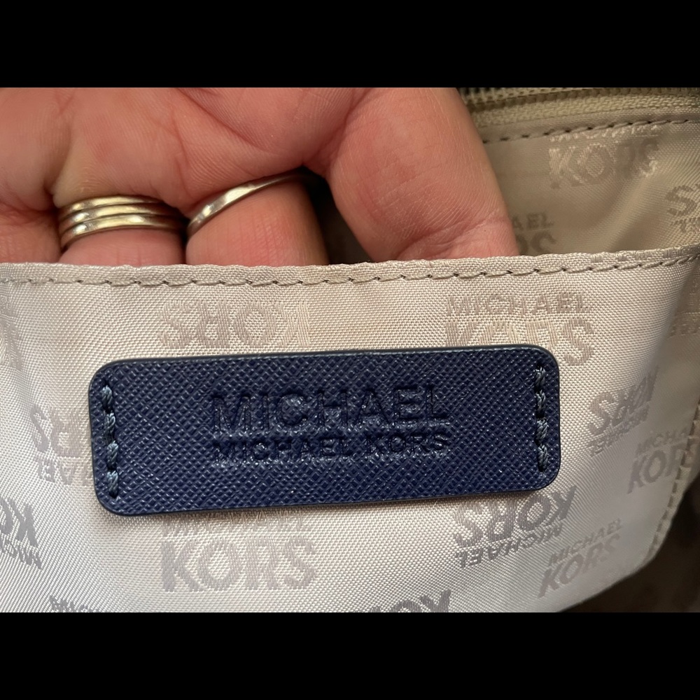 Michael Kors Emry Tote Bag View 4